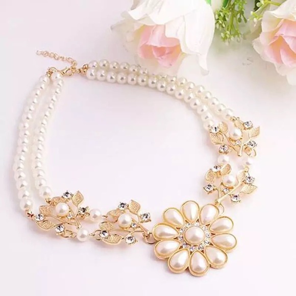 🔴 💃🏻 GIRLY PEARLY 💃🏻 Statement Necklace - Picture 2 of 5